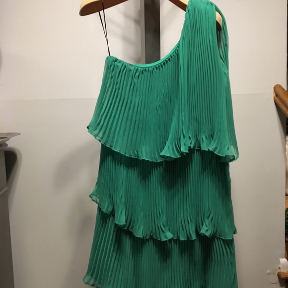 ZARA One Shoulder Emerald Green Mini Dress - Picture 2 of 10